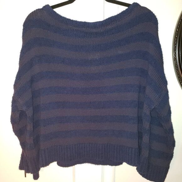 Kenneth Cole Striped Zip Sleeve Cropped Sweater - Picture 6 of 7
